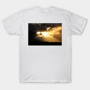 Dark and light late evening sunburst over Stirlingshire, Scotland T-Shirt